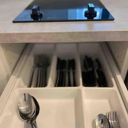 Guepin : Hyper Centre Au Pied Du Tram *