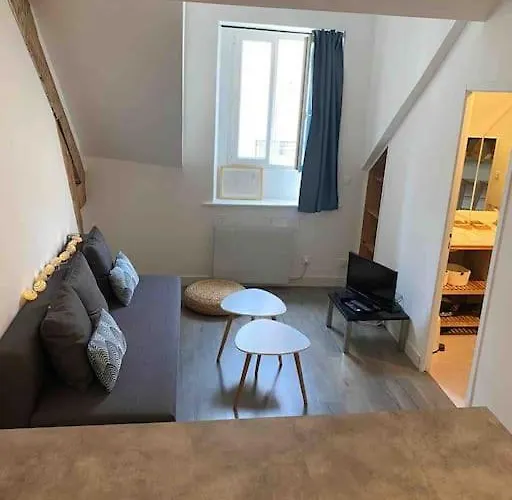 Guepin : Hyper Centre Au Pied Du Tram