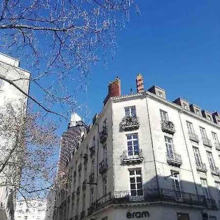 Daire Guepin : Hyper Centre Au Pied Du Tram