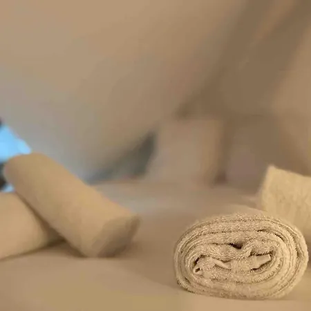 Daire Guepin : Hyper Centre Au Pied Du Tram *